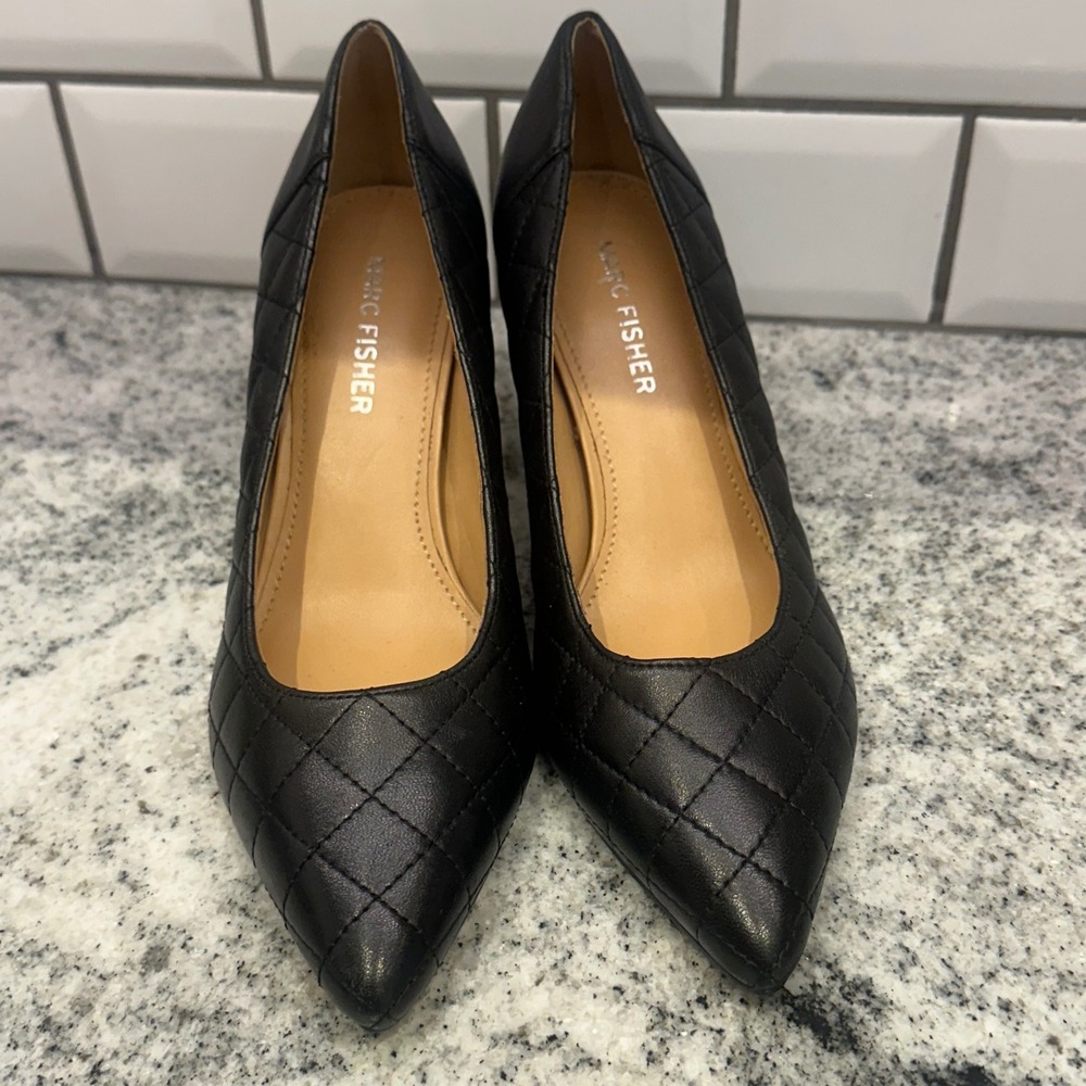 Marc Fisher Womens 6M Zala Pumps Black Quilted Leather Block Heel Pointed Toe - Picture 8 of 8